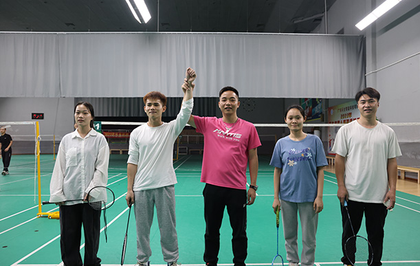 同臺(tái)競技，各展風(fēng)采